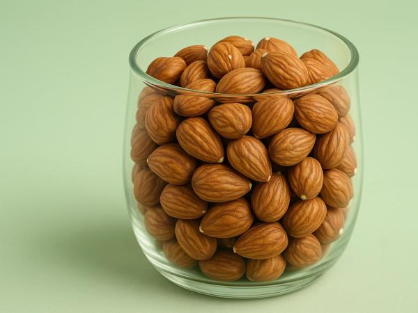 Rezept für Haselnussmilch, die Sie selbst zubereiten können